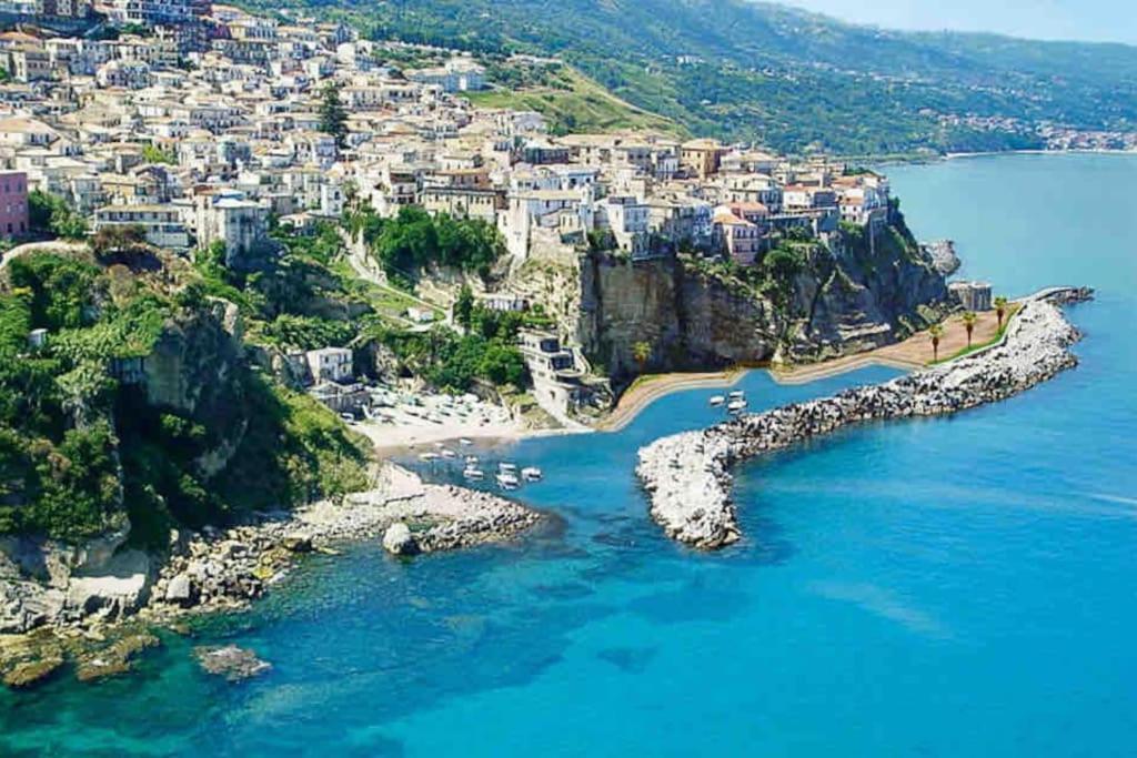 La Scaletta Sul Mare Di Pizzo Wifi E Disney+ Exterior photo